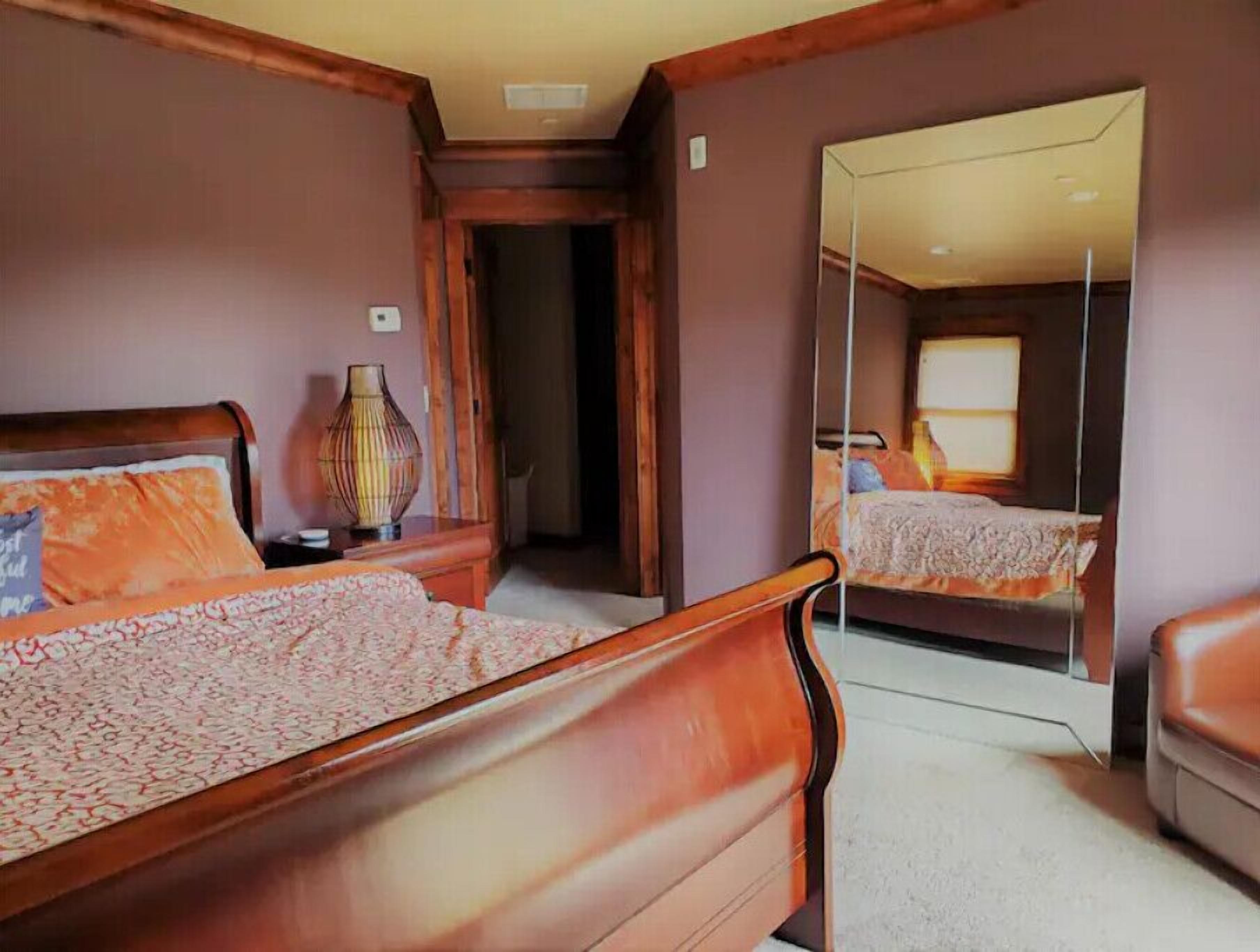 3 Schlafzimmer, Schreibtisch, Bügeleisen/Bügelbrett, Reisekinderbett