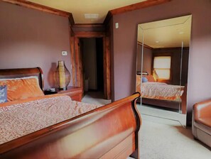 3 Schlafzimmer, Schreibtisch, Bügeleisen/Bügelbrett, Reisekinderbett