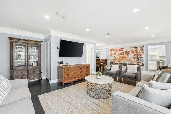 Smart TV - Steps to Beach! |Sleeps 11!| Summer Ready! (Panama City)