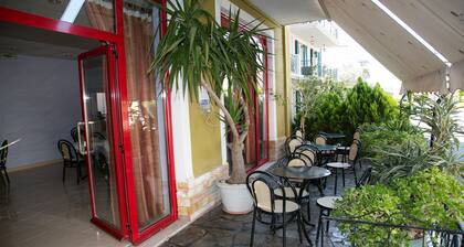 Petania Hotel & Apartments