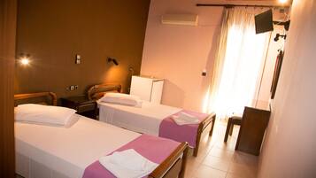 Twin Room | Hypo-allergenic bedding, soundproofing, free WiFi, bed sheets