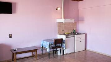 Studio | Hypo-allergenic bedding, soundproofing, free WiFi, bed sheets