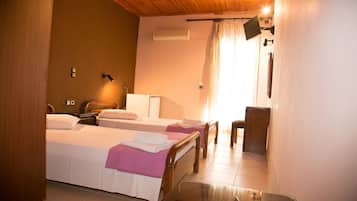 Habitación con 2 camas individuales | Ropa de cama hipoalergénica, insonorización, wifi gratis y ropa de cama