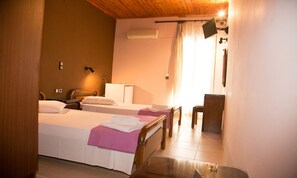 Quarto duplo | Roupas de cama antialérgicas, quartos à prova de som, Wi-Fi de cortesia