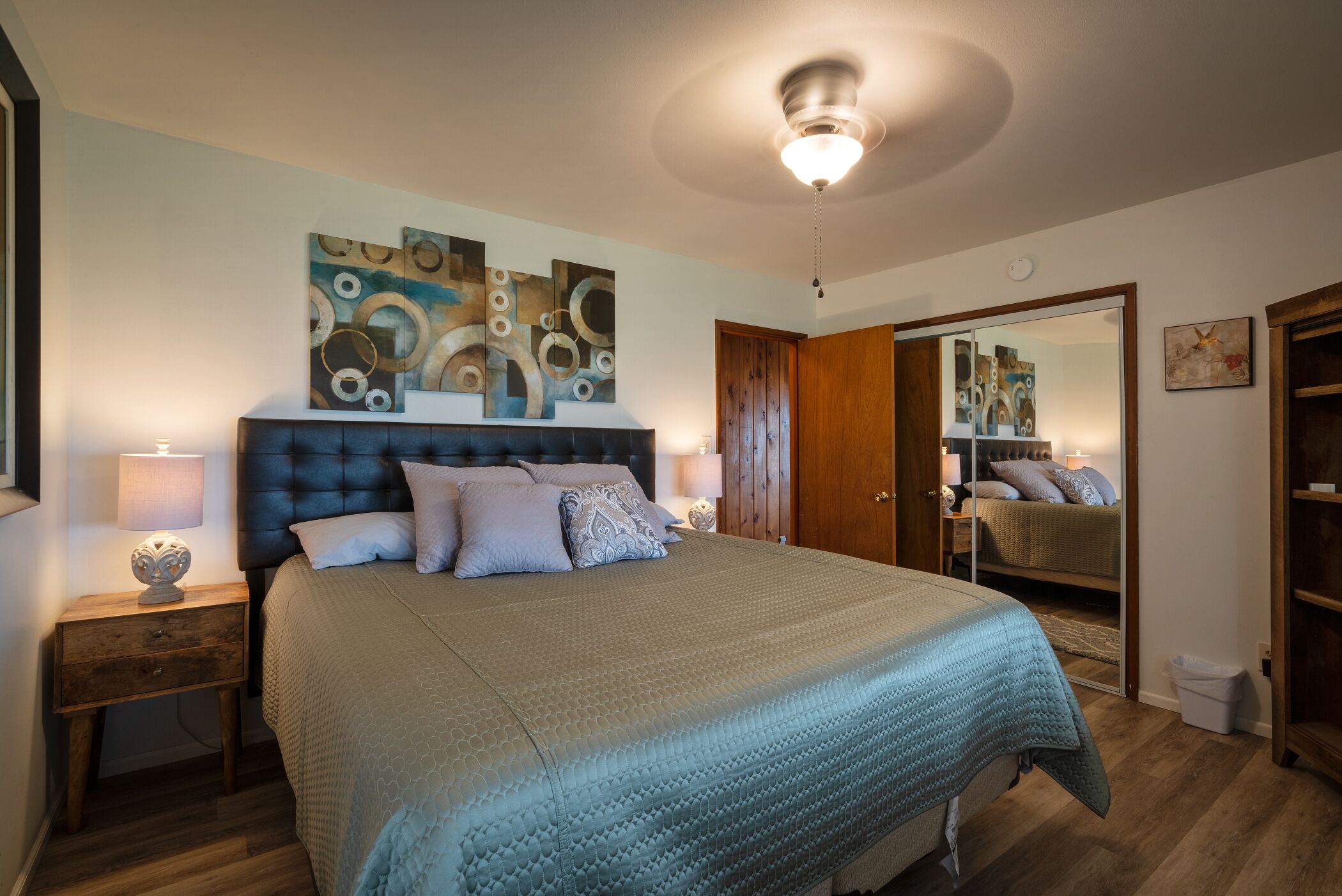 moonville retreat A little home with a winery view