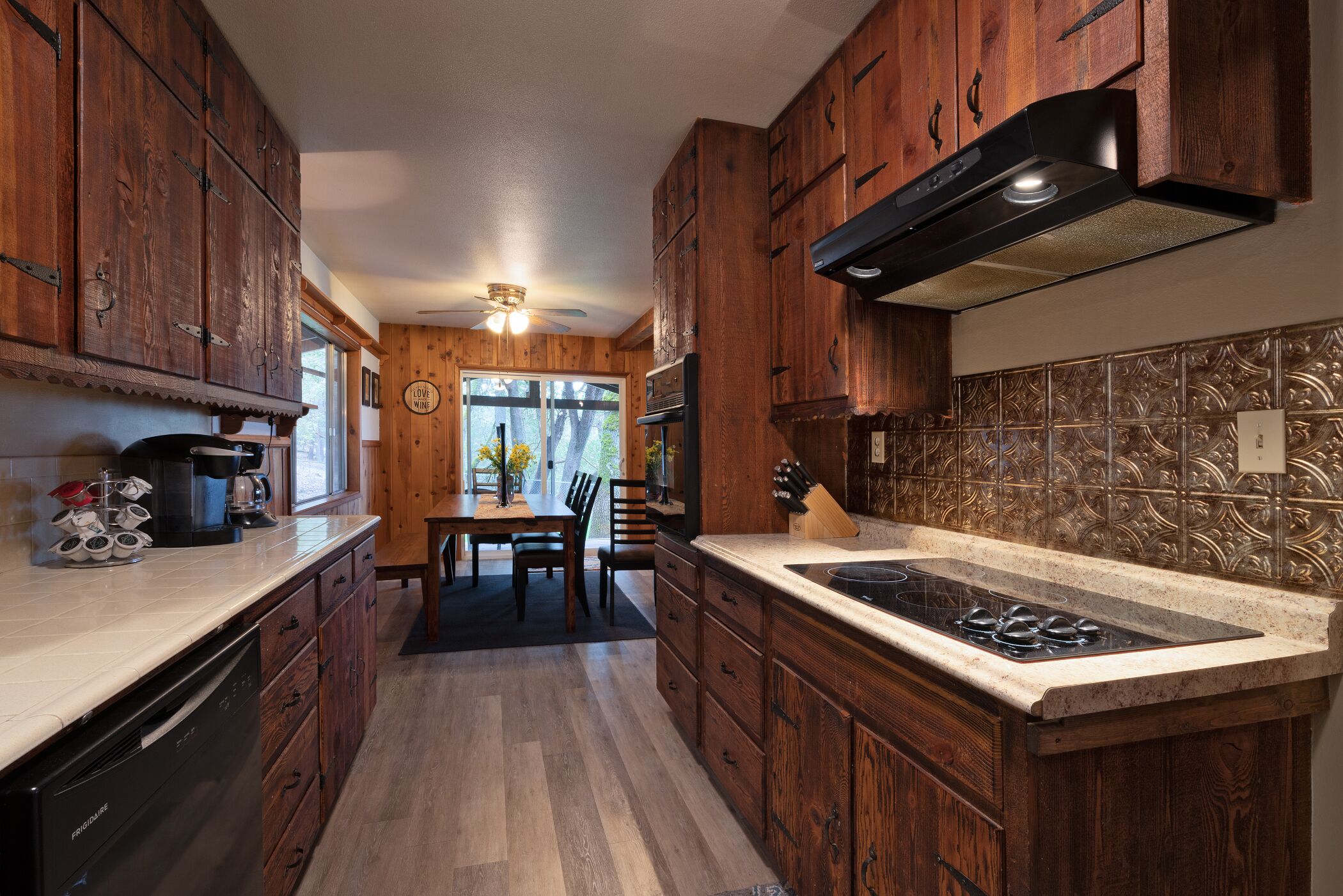 moonville retreat A little home with a winery view