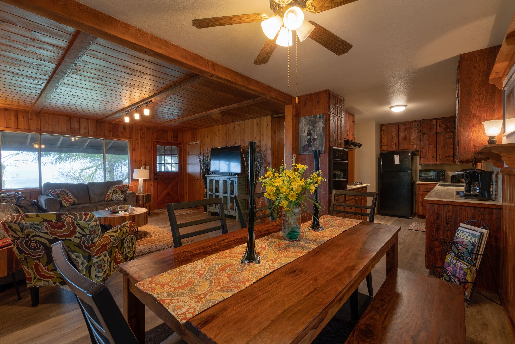 moonville retreat A little home with a winery view