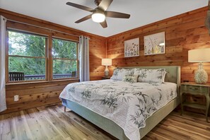 4 bedrooms, desk, iron/ironing board, travel cot - Slow Down, Connect & Make Lasting Memories by the River (Mount Airy)