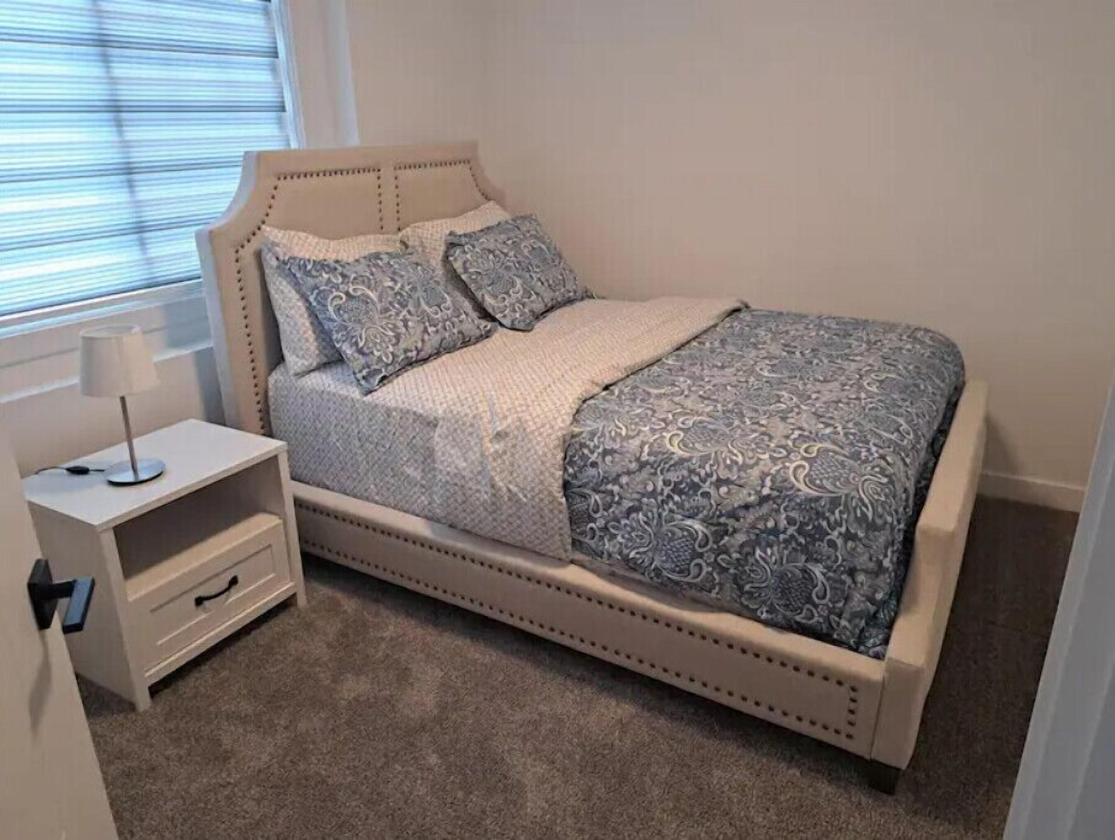 Comfortable 2 Queen BRMs 1.5 BTH & Garage Parking