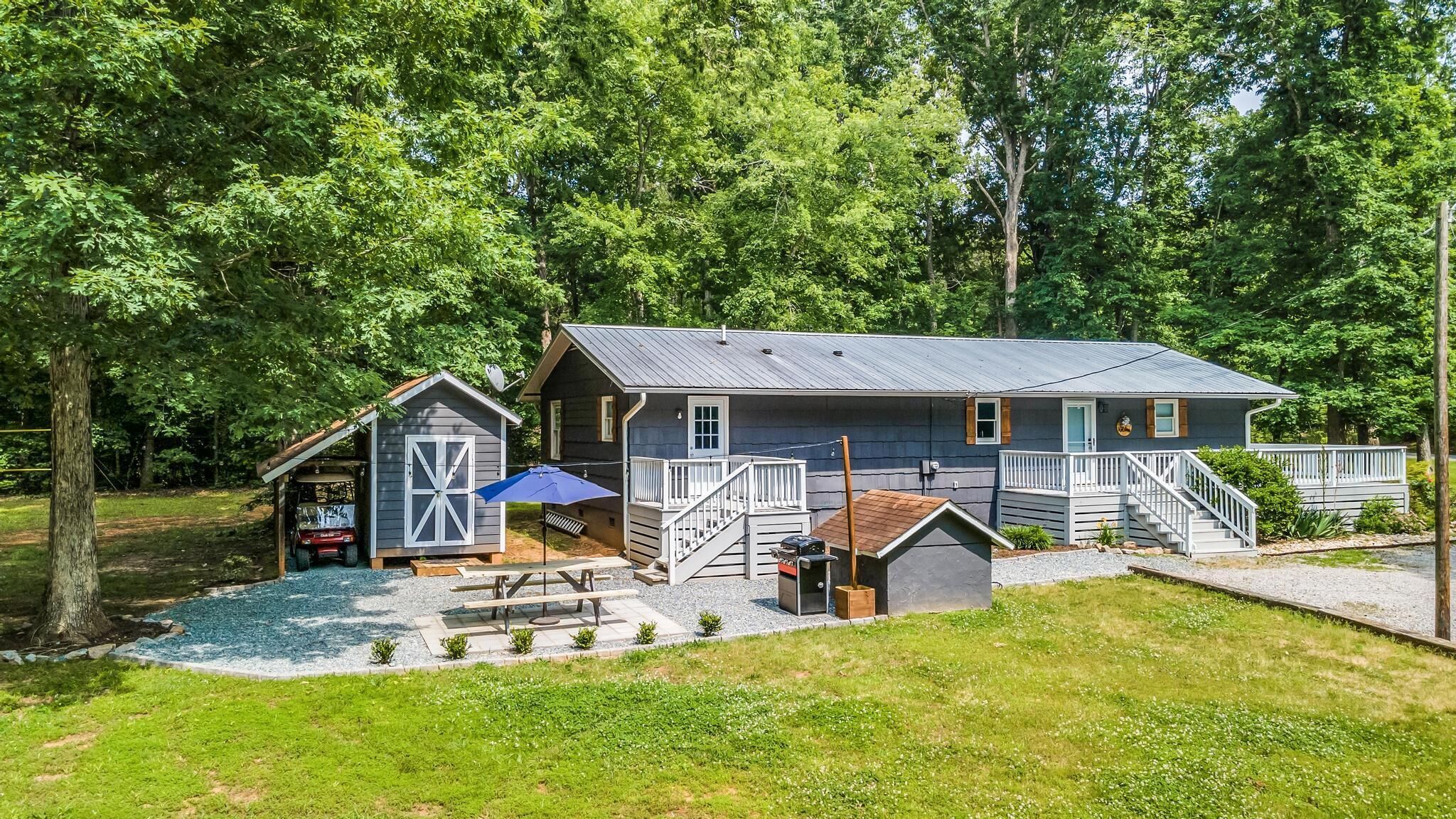 Lake Gaston Estates Family Cottage