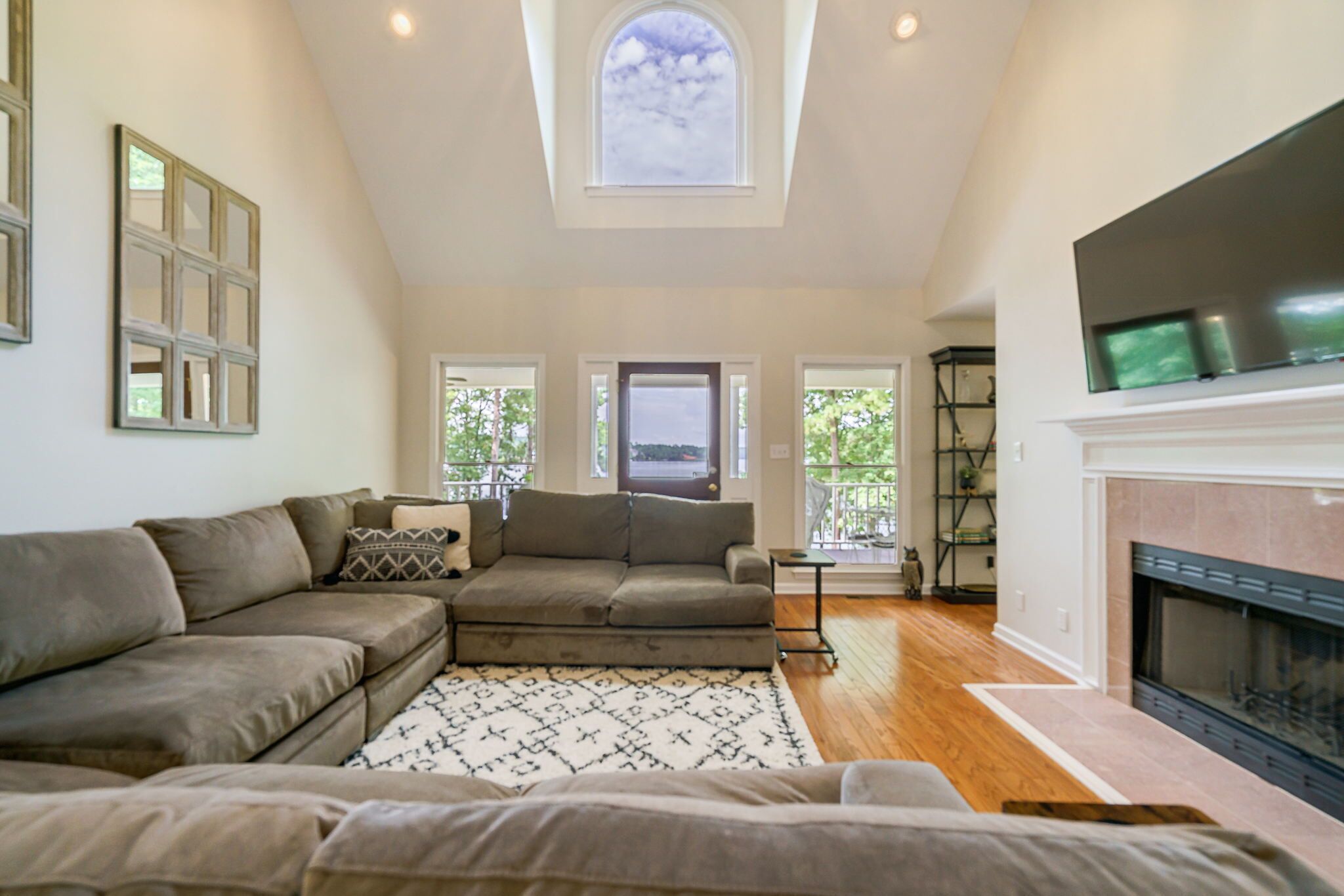 Beautiful Blue Heron Home on Lake Oconee