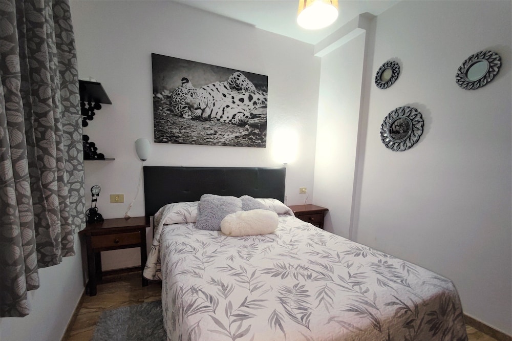Apartamentos Severo Ochoa 1B ¡a 5 Minutos del Aeropuerto!