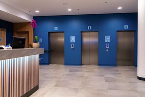 Lobby - Hampton By Hilton Budapest City Centre (Budapest)