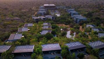 المنشأة من الخارج