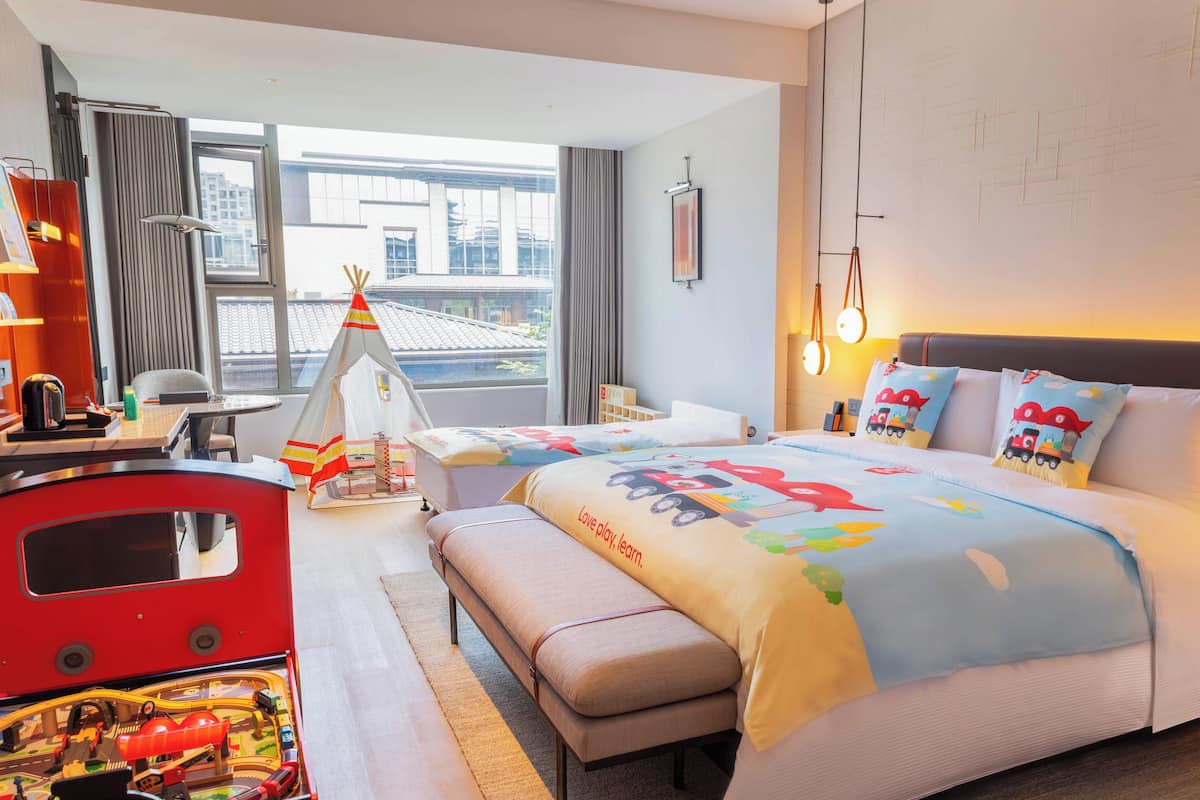 Camera familiare, 1 letto king | 1 camera, biancheria da letto di alta qualità, copriletto in piuma