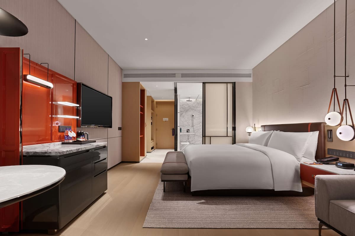 Camera, 1 letto king | 1 camera, biancheria da letto di alta qualità, copriletto in piuma