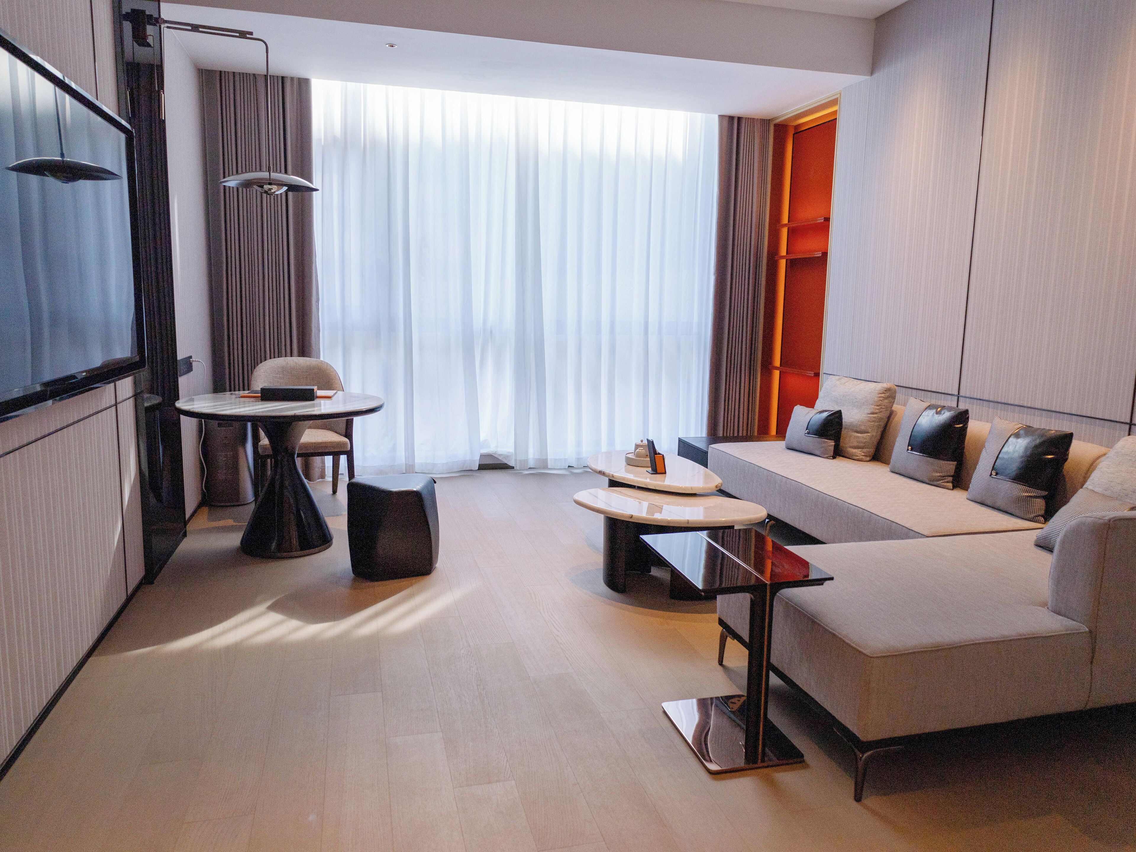 プレジデンシャル ヴィラ キングベッド 1 台 (Duplex) | 高級寝具、羽毛の掛け布団、セレクト コンフォート製ベッド、ミニバー