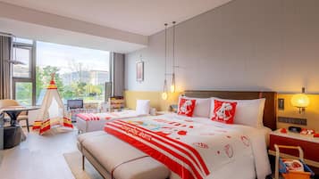 Family Room, 1 King Bed | Premium bedding, down duvets, Select Comfort beds, minibar