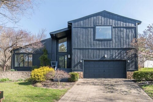 Lexington Fun Zone! Pool! HotTub! Arcade! Games!