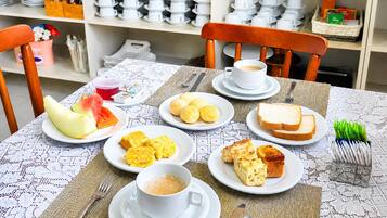 Free daily buffet breakfast
