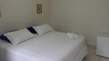 Quarto casal | Roupas de cama antialérgicas, Wi-Fi de cortesia, roupa de cama