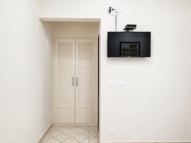 Roupas de cama antialérgicas, Wi-Fi de cortesia, roupa de cama