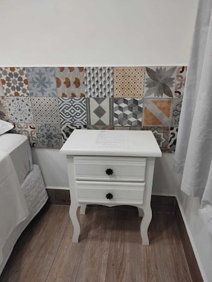 Deluxe Double Room | Bathroom | Shower, hair dryer, towels, soap - Hotel Pousada Garoupas (São Sebastião)