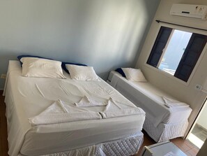 Kolmen hengen tavanomainen huone | Allergiatestatut vuodevaatteet, vauvan matkasänky, ilmainen Wi-Fi