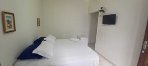 Ropa de cama hipoalergénica, cuna de viaje, wifi gratis y ropa de cama 
