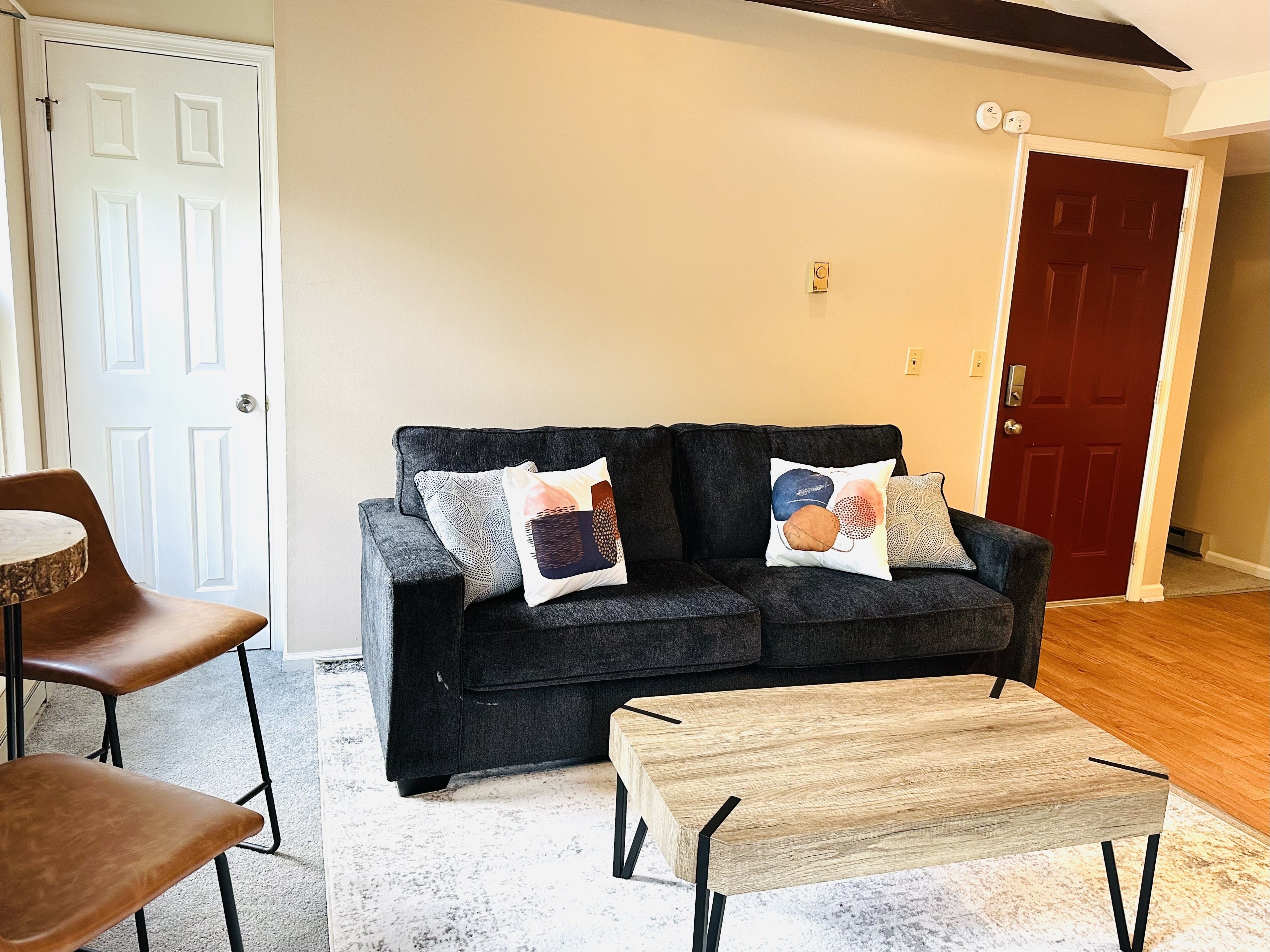 Centrally located Bethlehem apartment with parking! 