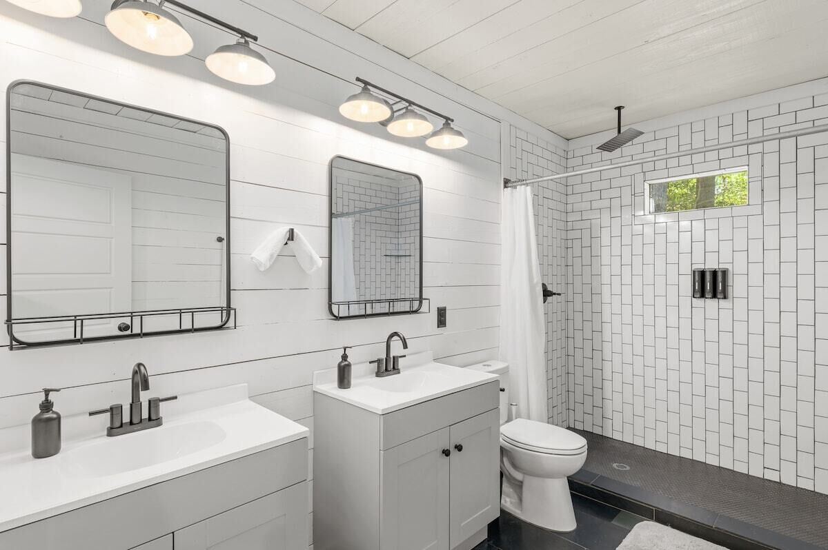 Lux Family Cabin ~ Fire Pit ~ Helen Hikes & Tubing