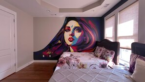 3 bedrooms, iron/ironing board, WiFi, bed sheets - The Painted Muse I Murals + Hot Tub | Minutes to Broadway (Nashville)