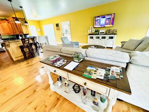 Smart-TV, DVD-Player, Tischtennisplatte