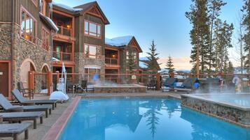 Outdoor pool, a heated pool