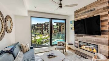 Flat-screen TV, fireplace