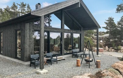 Gorgeous home in Dølemo with WiFi