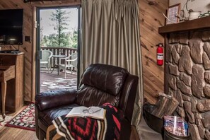 Smart-tv och eldstad