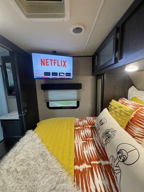 1 bedroom, WiFi, bed sheets
