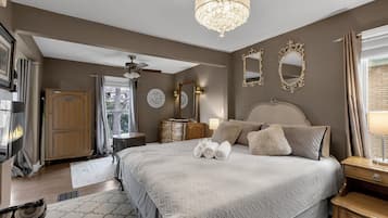 5 chambres, bureau, fer et planche à repasser, lit de bébé portatif