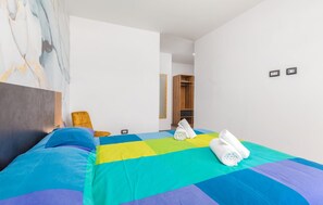 3 Schlafzimmer, Reisekinderbett, kostenloses WLAN, Bettwäsche
