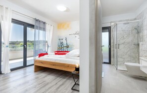 3 Schlafzimmer, Reisekinderbett, kostenloses WLAN, Bettwäsche