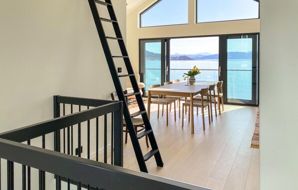 Interior - Beautiful home in Giske with jacuzzi (Giske)