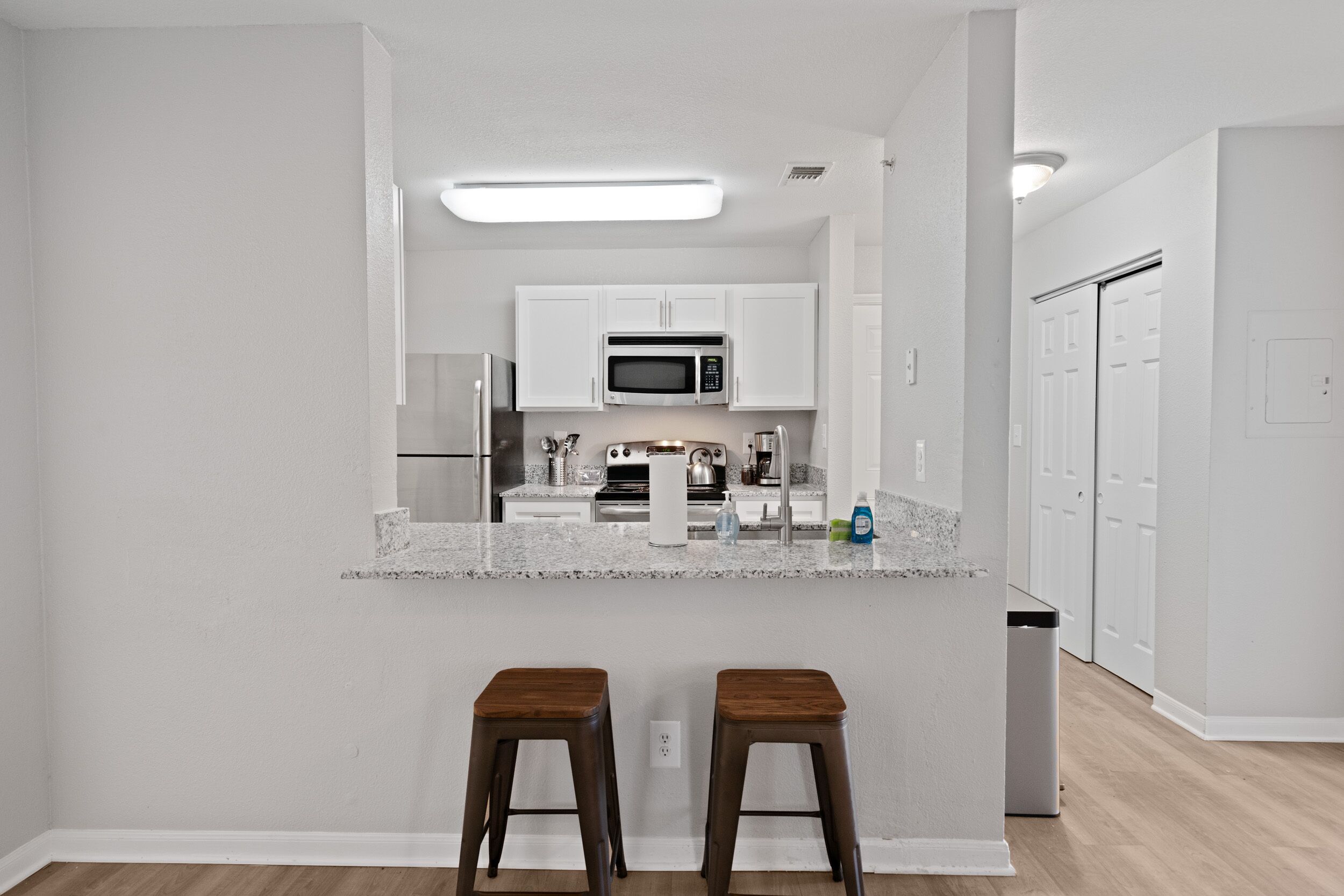 Peaceful Little Getaway, Pet-friendly, Hot Tub & More