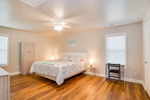 4 Schlafzimmer, Schreibtisch, kostenloses WLAN, Bettwäsche