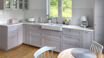 KylskÄp, ugn, spishÀll och diskmaskin