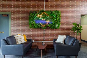 Lobby - The Inn at 515 15th (Astoria)