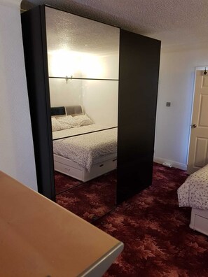 2 quartos, Wi-Fi, roupa de cama