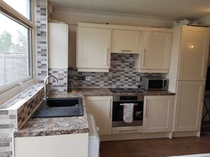 Oven, stovetop - Modern Apartment in London (London)