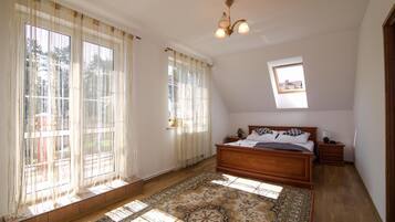 2 bedrooms, bed sheets