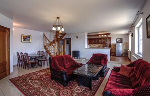 Fireplace - 2 bedroom amazing home in Bogaczewo (Bogaczewo)